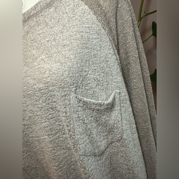 Cherish Light Gray Long Sleeve Women's Top Size L - Picture 10 of 11